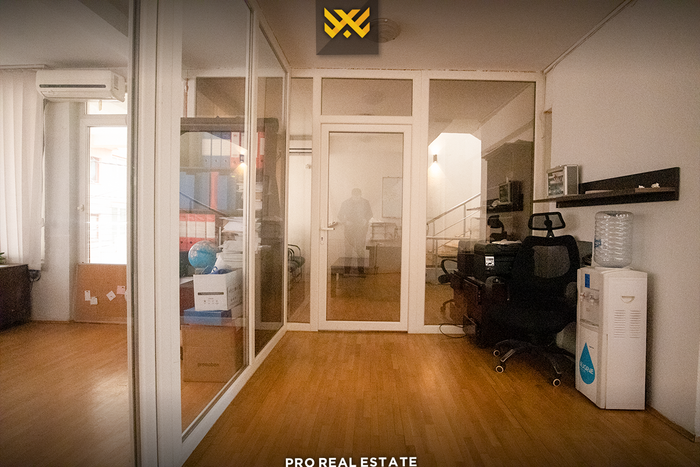Shtëpi 360m² me #qira në qendër