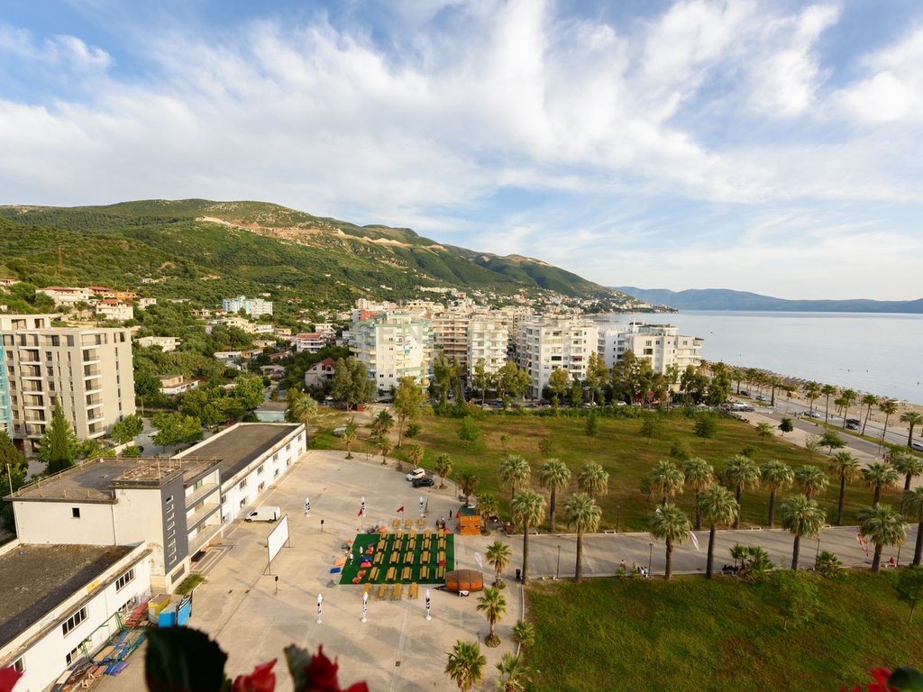 Apartamento 1+1 y 1 estudio en lungomare, Vlorë | 117 m²!