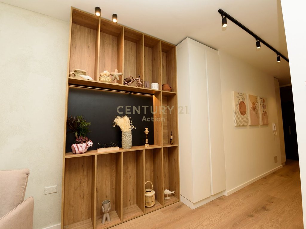 Apartamento 1+1 y 1 estudio en lungomare, Vlorë | 117 m²!