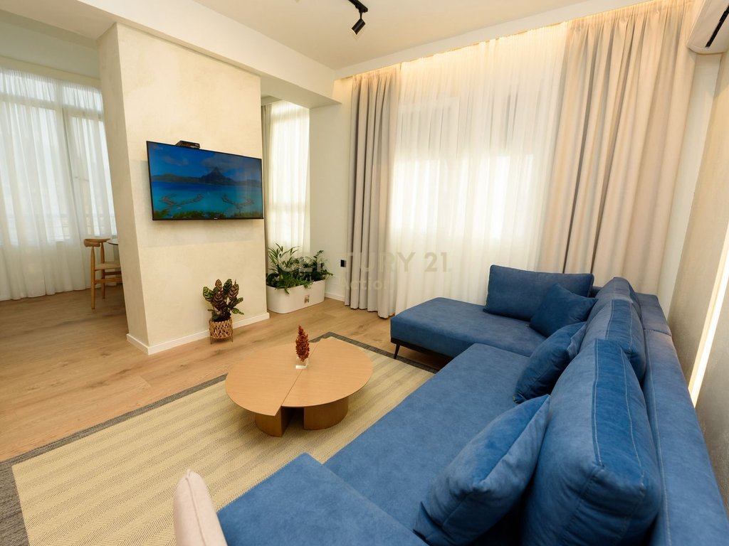 Apartamento 1+1 y 1 estudio en lungomare, Vlorë | 117 m²!