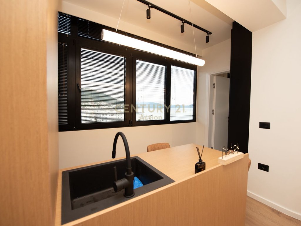 Apartamento 1+1 y 1 estudio en lungomare, Vlorë | 117 m²!