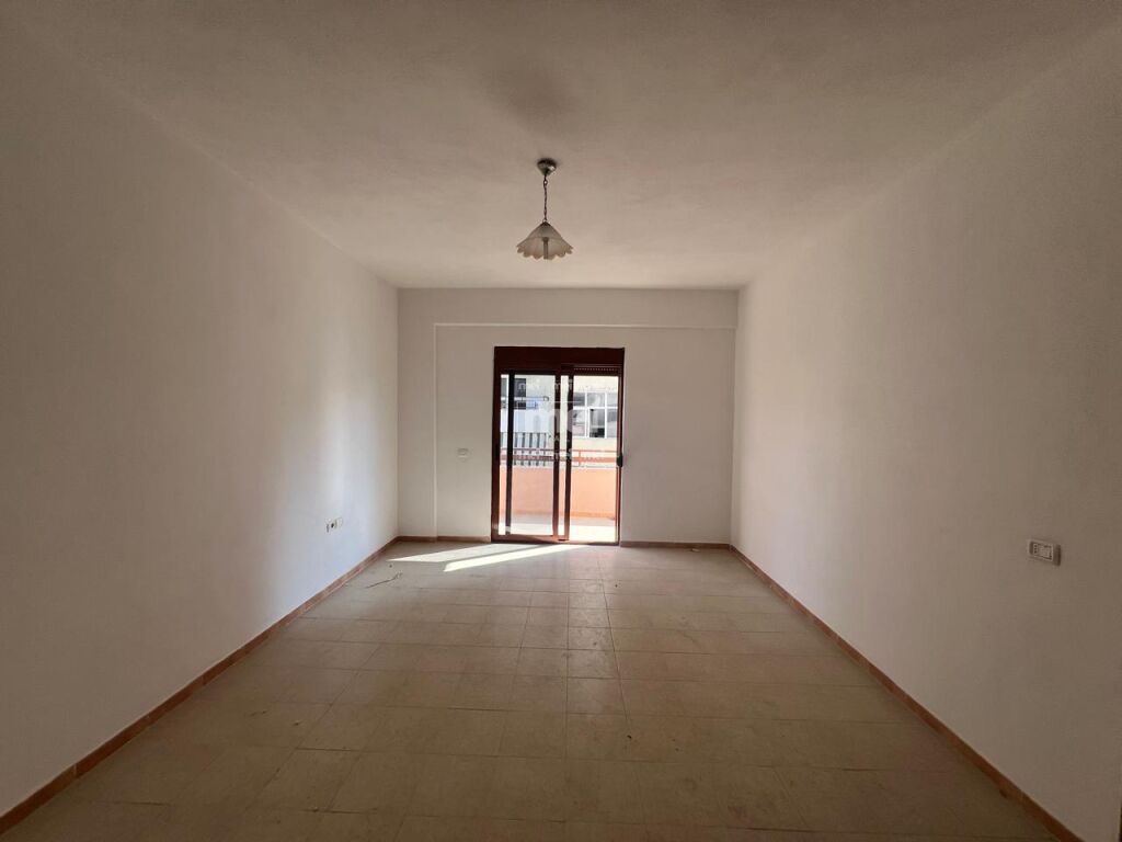 Shitet apartament 1+1 ne iliria!