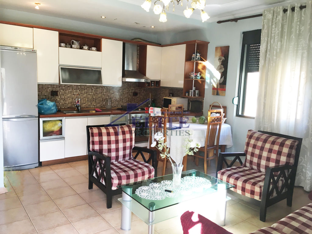 Appartement “Zogu I Zi” à vendre 2+1