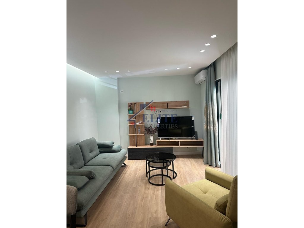 Commune de paris, appartement 1+1 à louer