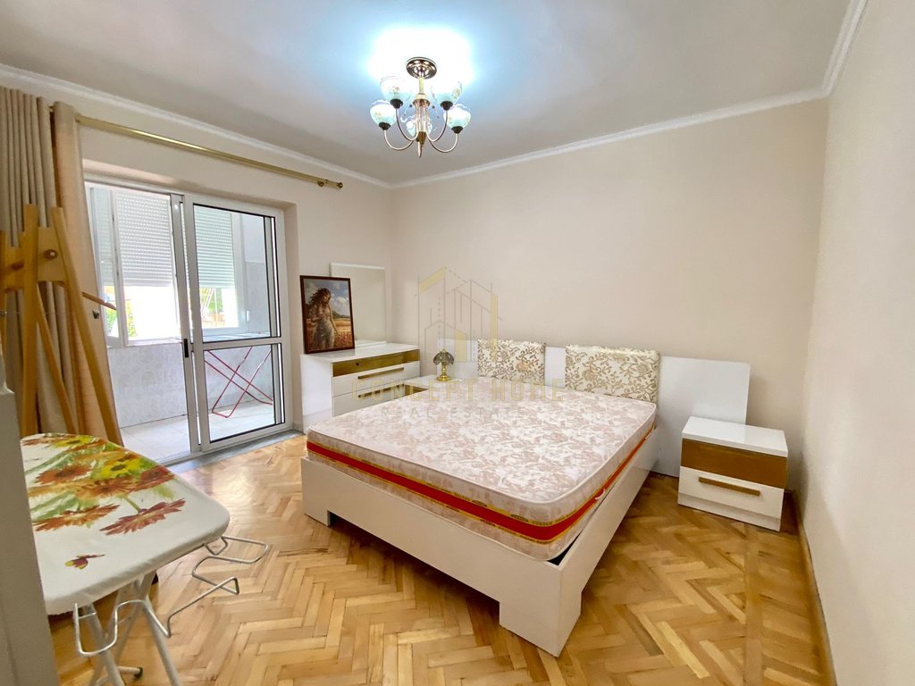 Appartamento 2+1+parcheggio in affitto in via fortuzi, Tirana