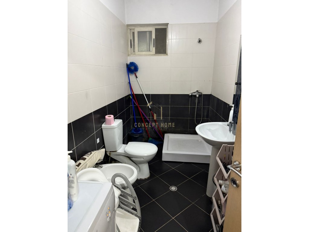 Shitet apartament 2+1 ne Astir