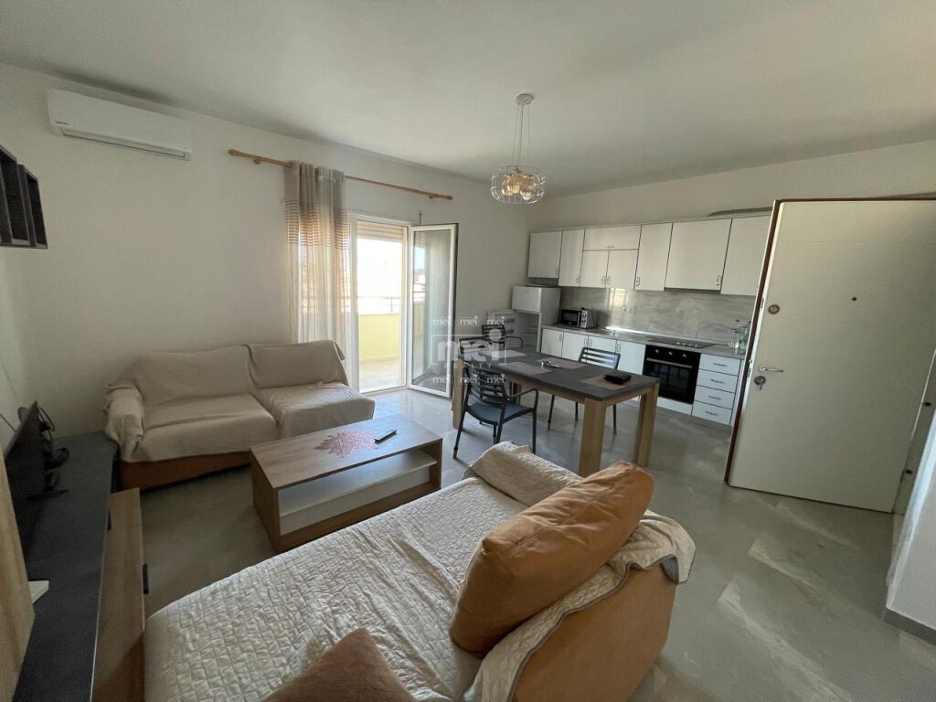 Apartamento 2+1 en venta en golem!