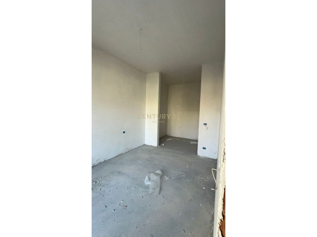 Appartement avec emplacement fantastique et vue sur la mer 1+1+balcon à vendre à golem, Durrës - 145 365| 88,1m²