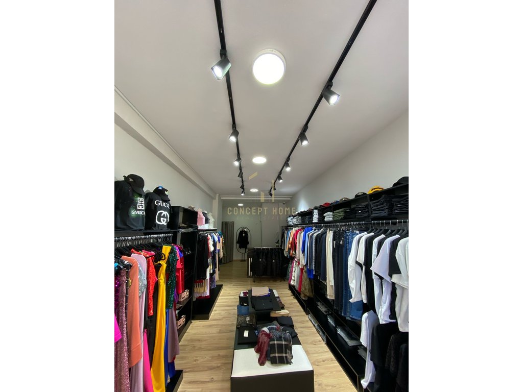 Shitet biznesi butik ne Astir