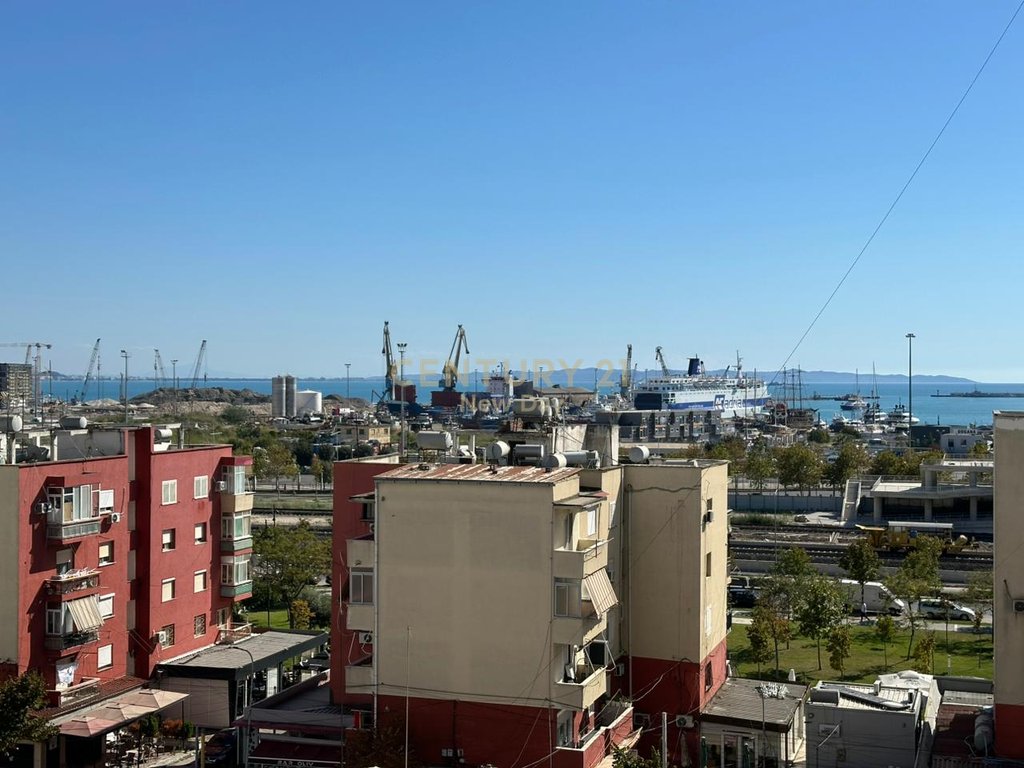 Apartament 2+1 me qira te ujësjellës kanalizime, Durrës - 500 mije leke | 110 m²