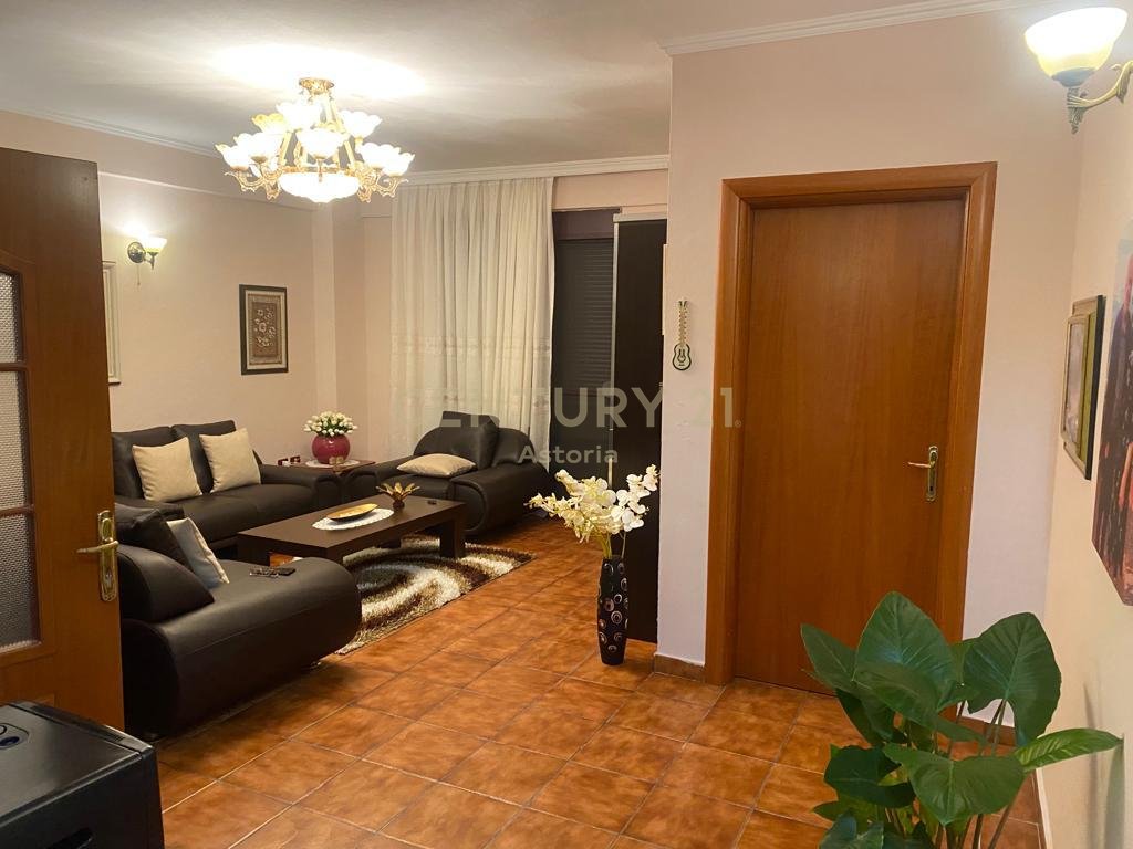Se venden espacio comercial en el bulevar principal! (4)