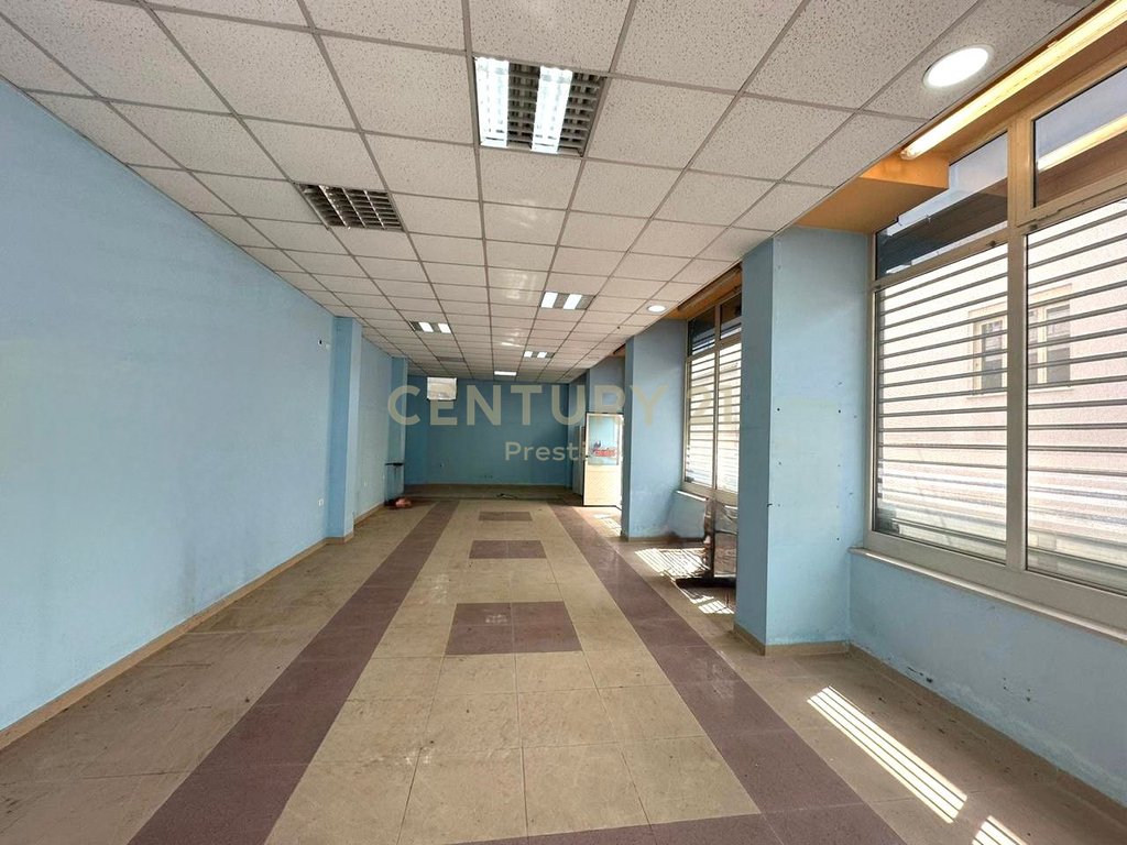 Commercial space for sale near Elbasan city stadium!