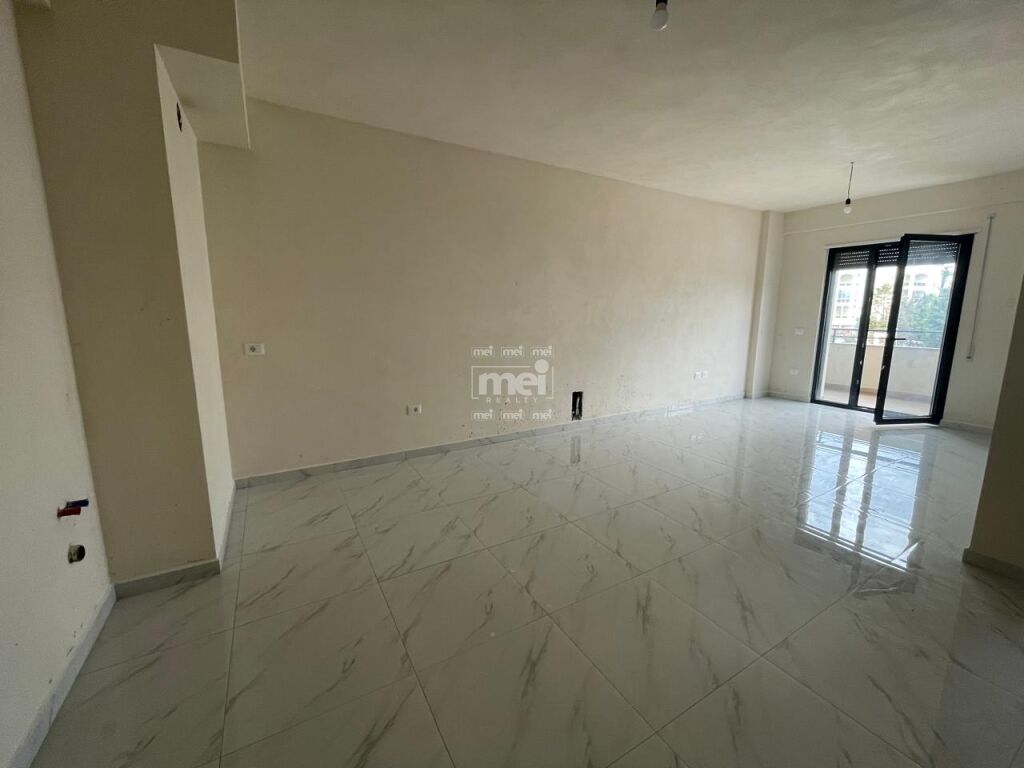 Shitet apartament 1+1 tek Mali i Robit!