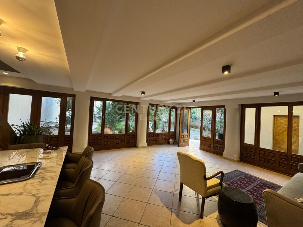 Häuser zu miete mit garten im zentrum von Tirana! (6)
