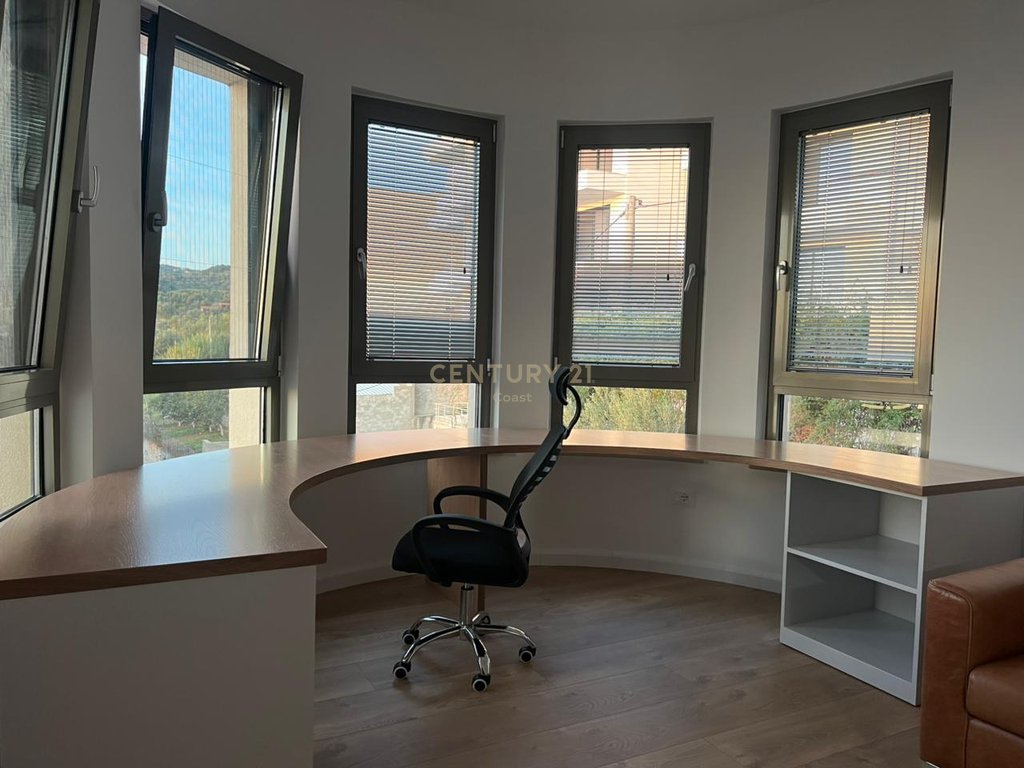 Appartamento di lusso 2+1+2 in affitto, vista completa mare, piano terra!