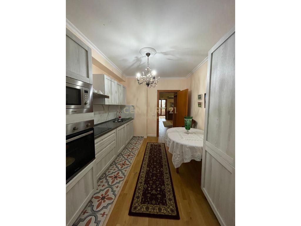 Wohnung zu verkaufen 1+1 bei bazaar gate – Tirana