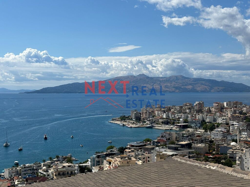 Ático en venta con vista al mar en Saranda