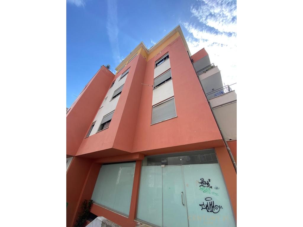 Appartement au bord du lac à vendre 1+1 au rez-de-chaussée