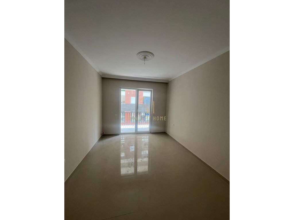 Shitet apartament 2+1 ne kamez