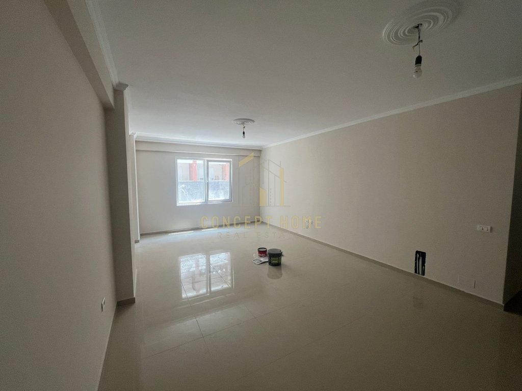 Shitet apartament 2+1 ne kamez