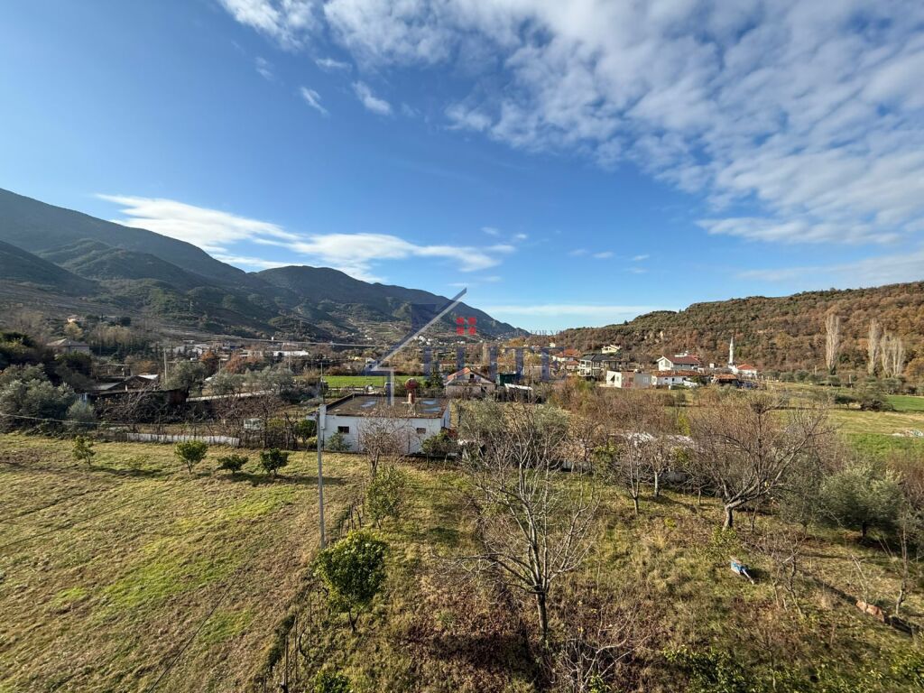 Ibë e poshtme, casa à venda