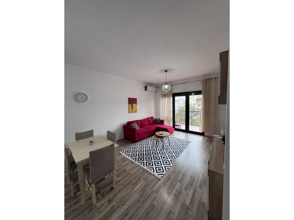 Appartement à louer 1+1 à Astir