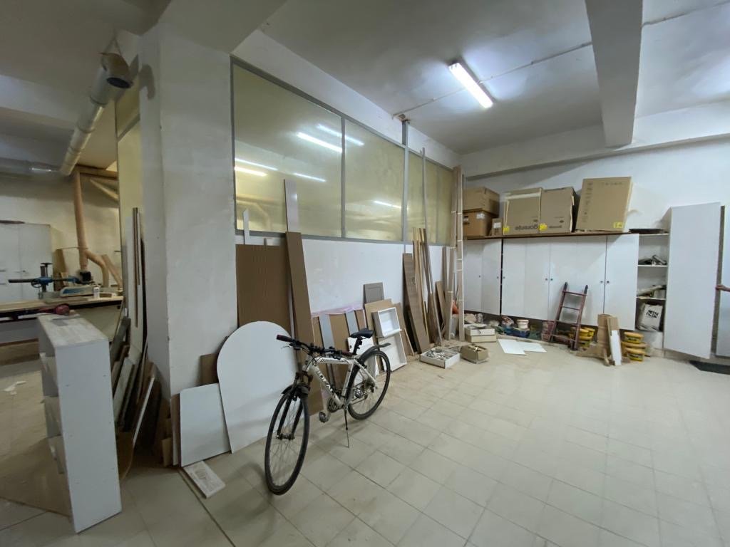 Venta edificio de 3 plantas con equipamiento y maquinaria! (6)
