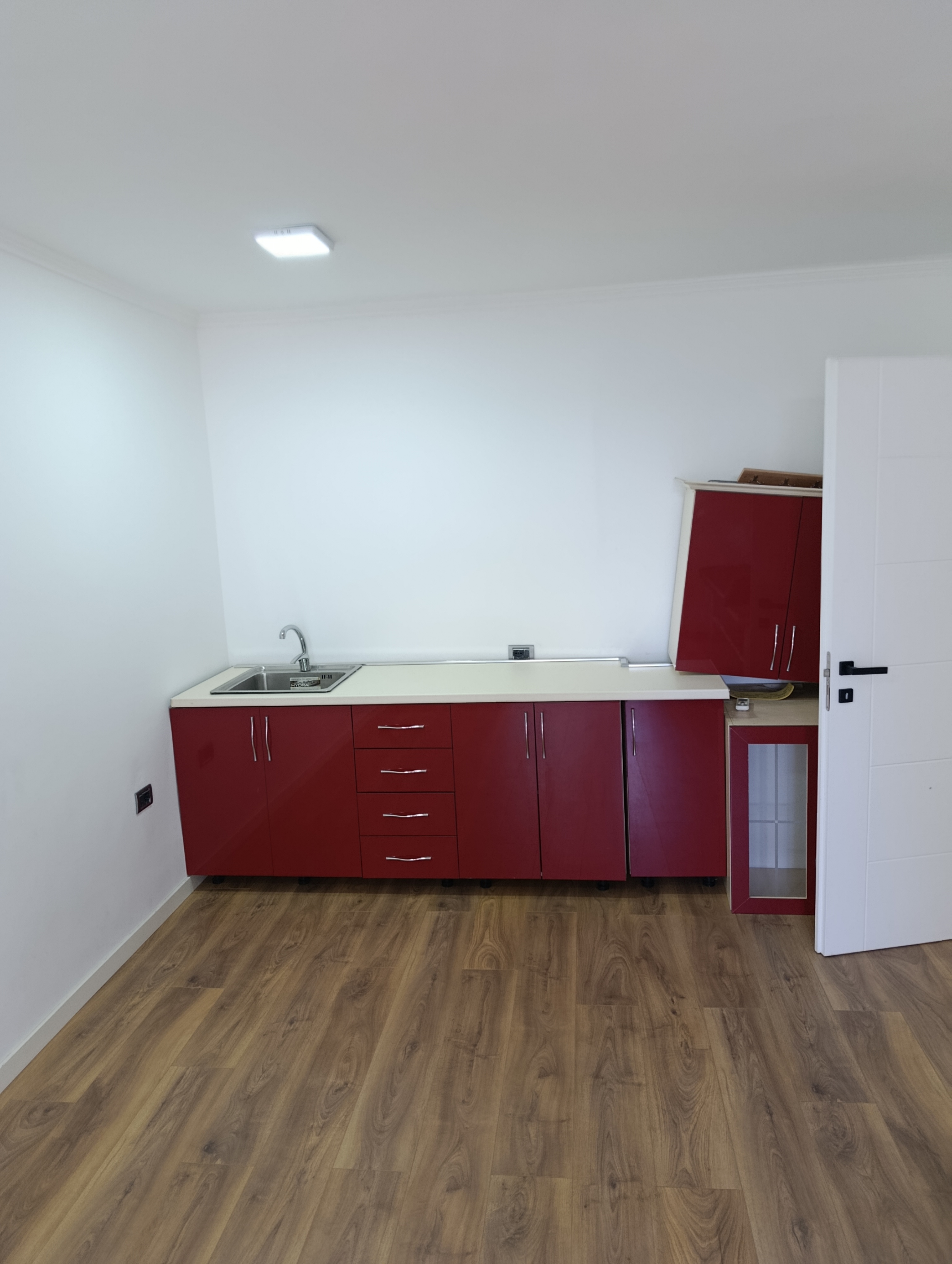 Qera | ambjent biznesi | 21 dhjetori | 800 €/muaj (7)