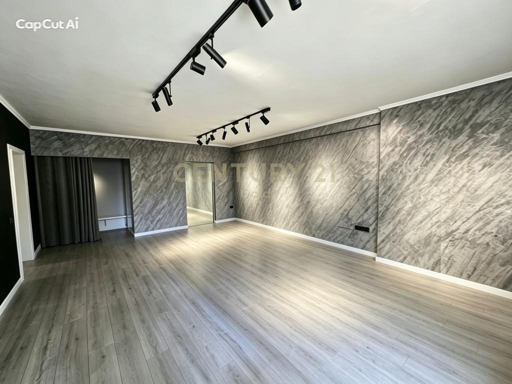 Espace de bureau à vendre près du nouveau marché !