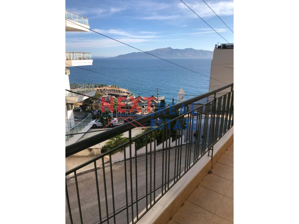 Piso en venta 2+1+2 con vista al mar en Saranda