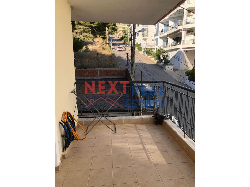 Piso en venta 2+1+2 con vista al mar en Saranda