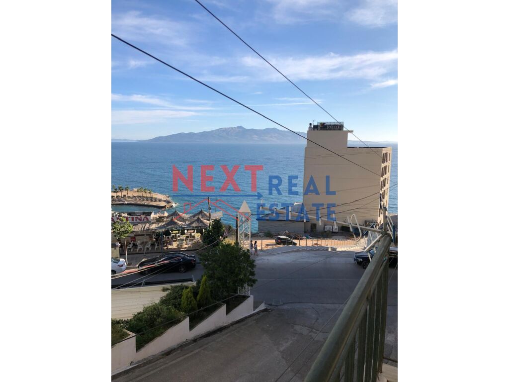 Piso en venta 2+1+2 con vista al mar en Saranda