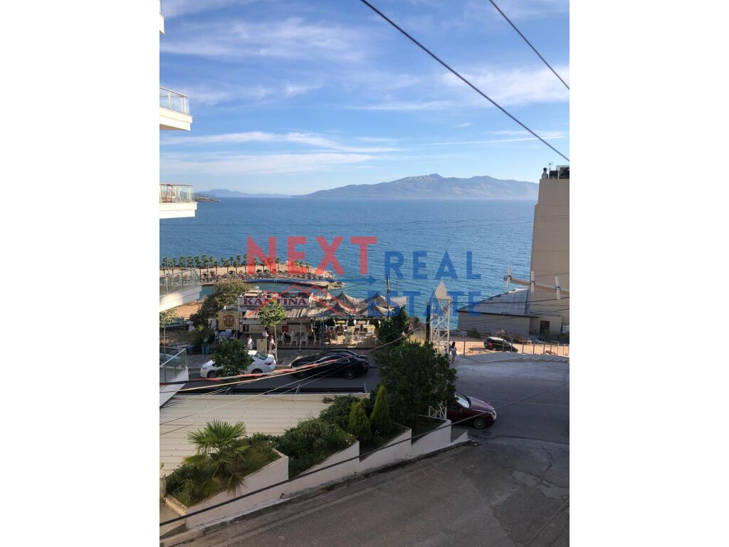 Piso en venta 2+1+2 con vista al mar en Saranda