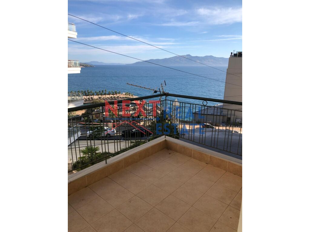 Piso en venta 2+1+2 con vista al mar en Saranda
