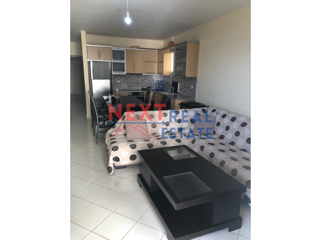 Piso en venta 2+1+2 con vista al mar en Saranda