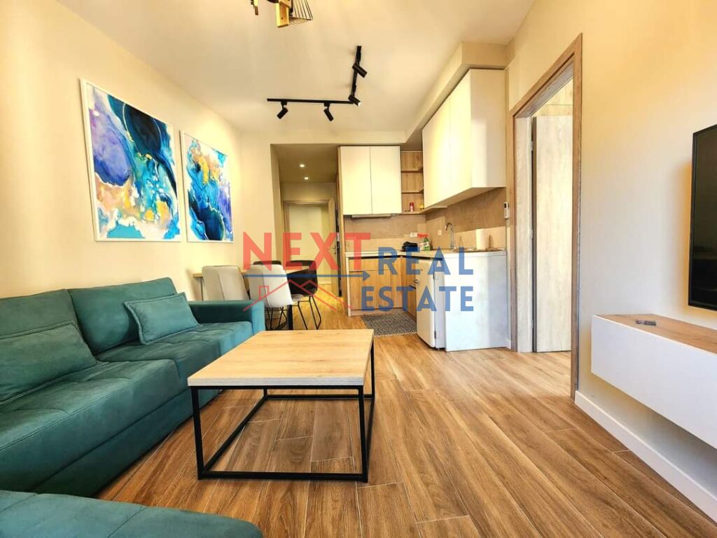Piso en venta 2+1+2 con vista al mar en Saranda