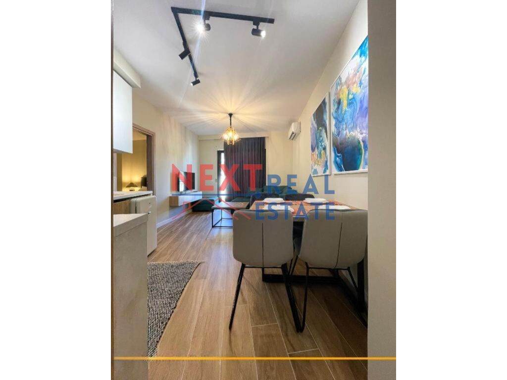 Piso en venta 2+1+2 con vista al mar en Saranda