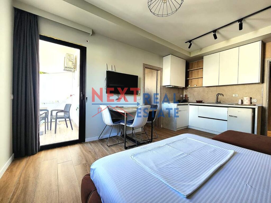 Piso en venta 2+1+2 con vista al mar en Saranda