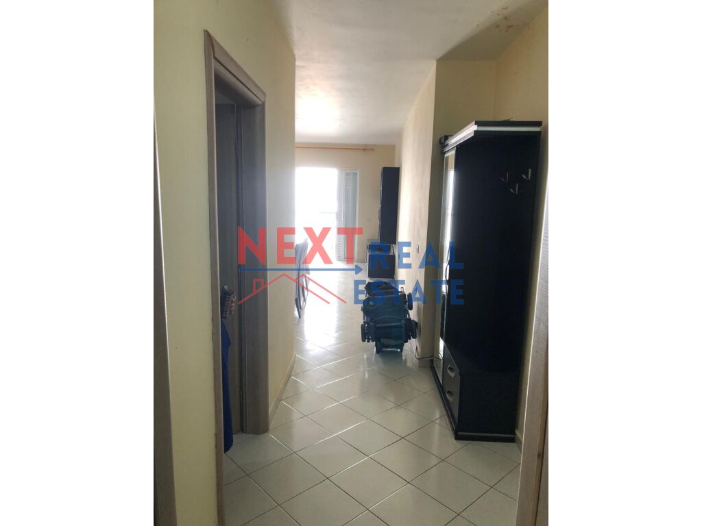 Piso en venta 2+1+2 con vista al mar en Saranda