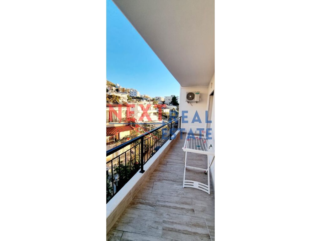 Piso en venta 2+1+2 con vista al mar en Saranda
