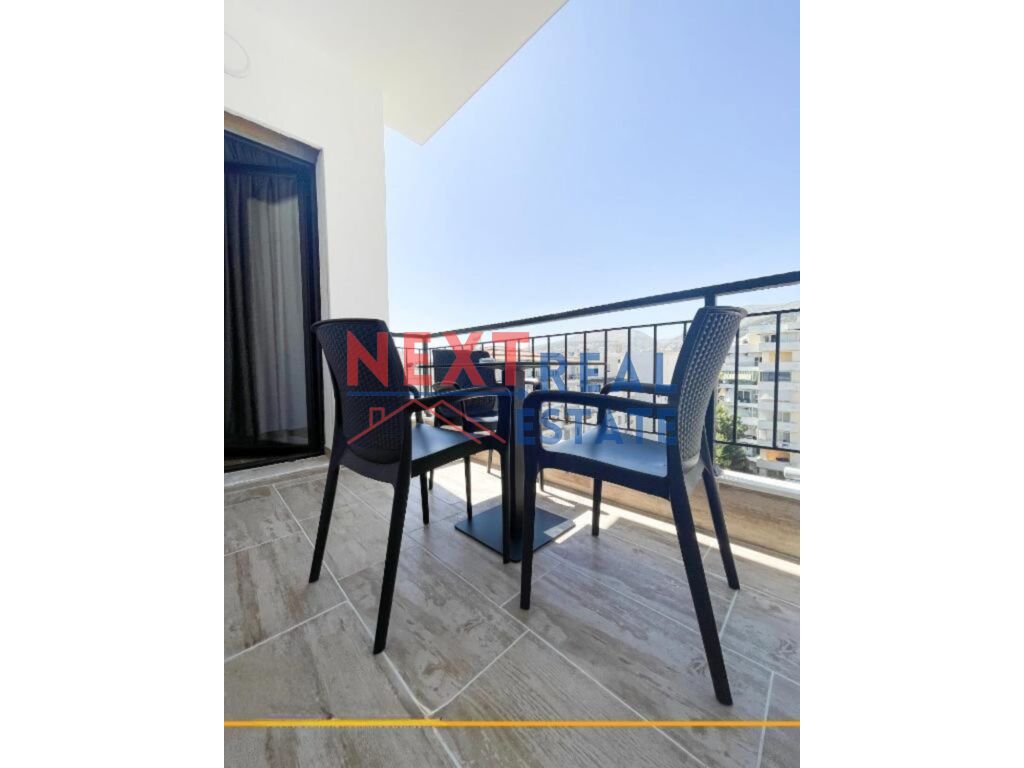 Piso en venta 2+1+2 con vista al mar en Saranda