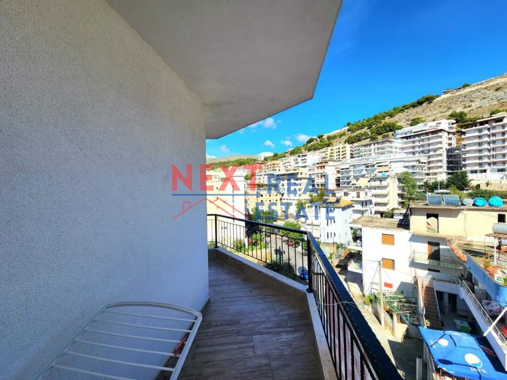 Piso en venta 2+1+2 con vista al mar en Saranda