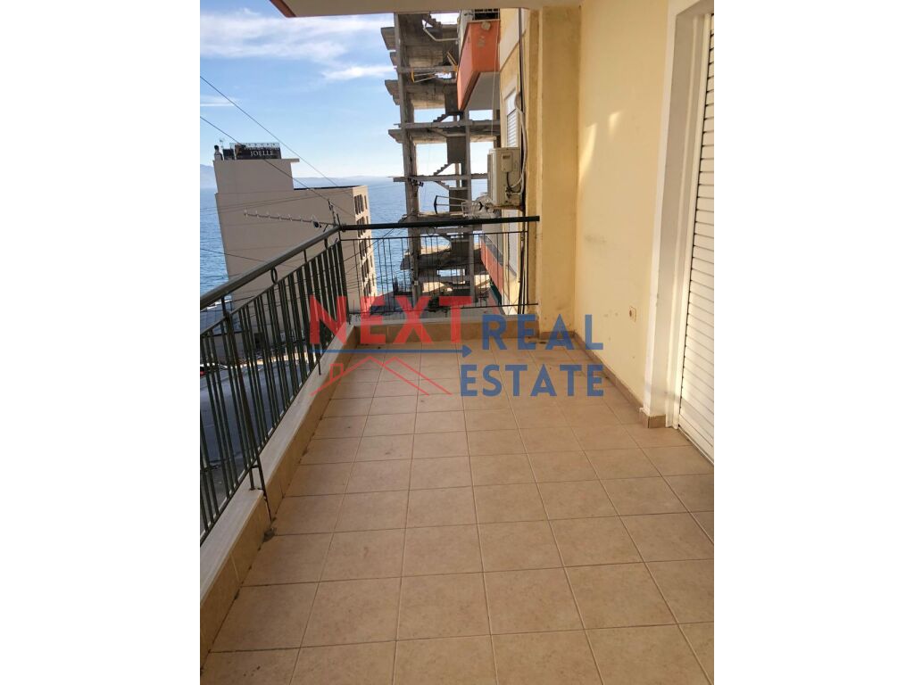 Piso en venta 2+1+2 con vista al mar en Saranda