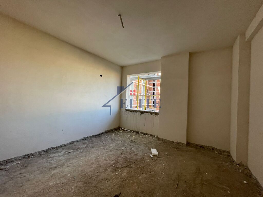 Kamëz, apartamento 2+1 à venda
