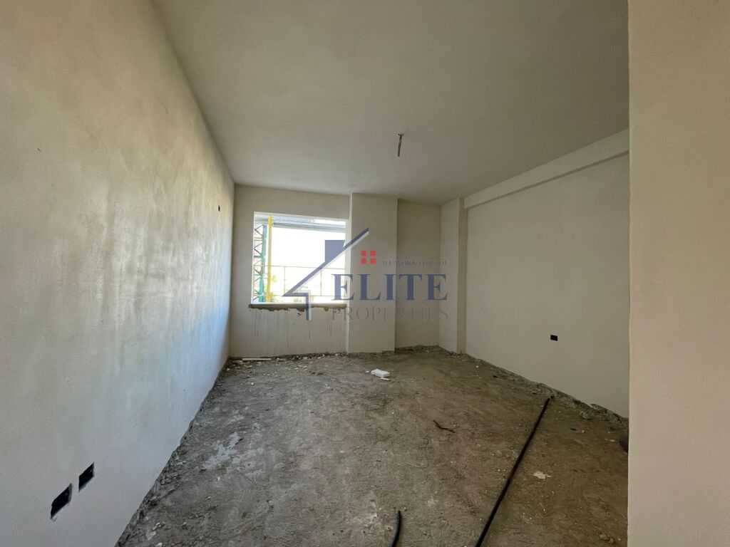 Kamëz, apartamento 2+1 à venda