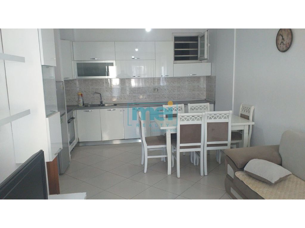 Zur miete: Super wohnung 2+1+2 in Astir!
