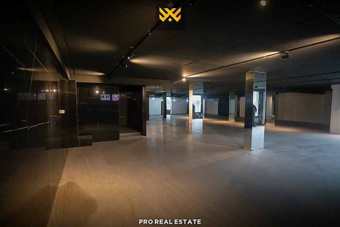 Gewerbefläche 377m² zum verkauf in Pejë. (2)