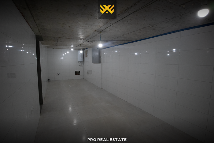 Gewerbefläche 377m² zum verkauf in Pejë. (5)