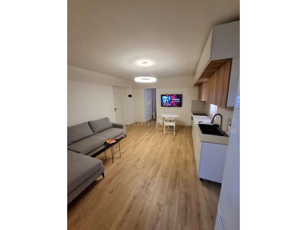 En alquiler: Apartamento 2+1 en el centro