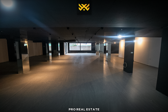 Commercial space 377m² for rent in Pejë.